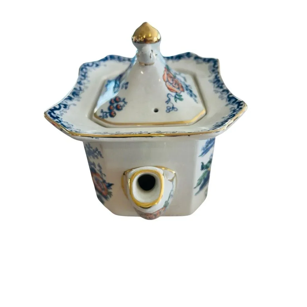 Staffordshire this elegant